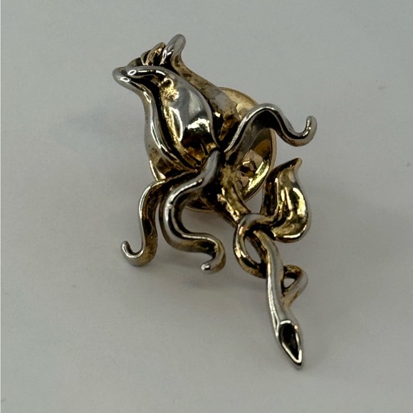Source Unknown Jewelry - Vtg rosebud pin